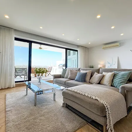 Seafront Terrace With A Breathtaking Valletta View Sliema
