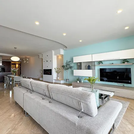 Seafront Terrace With A Breathtaking Valletta View Sliema