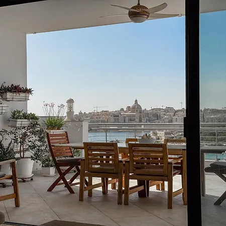 Lejlighed Seafront Terrace With A Breathtaking Valletta View *