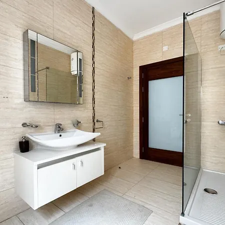 Seafront Terrace With A Breathtaking Valletta View