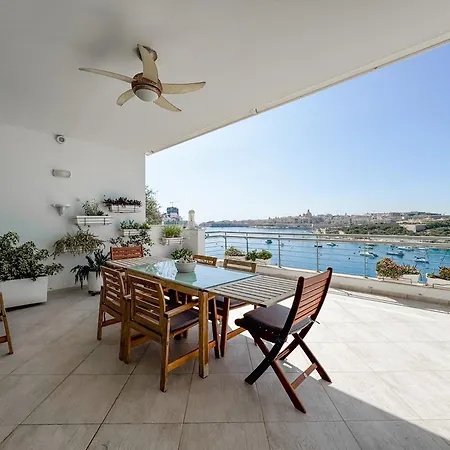 Seafront Terrace With A Breathtaking Valletta View *