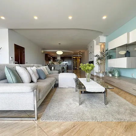 Seafront Terrace With A Breathtaking Valletta View *