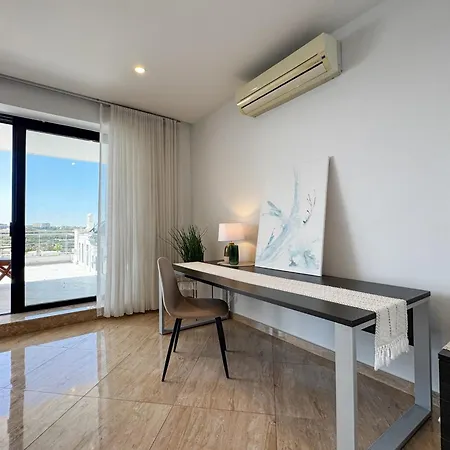 Seafront Terrace With A Breathtaking Valletta View *