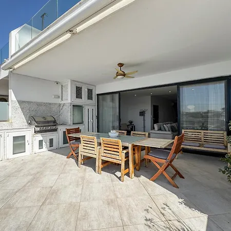 Seafront Terrace With A Breathtaking Valletta View *