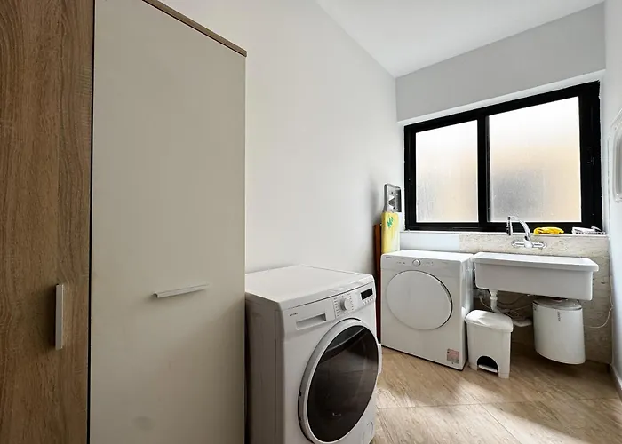 Seafront Terrace With A Breathtaking Valletta View * Σλιέμα