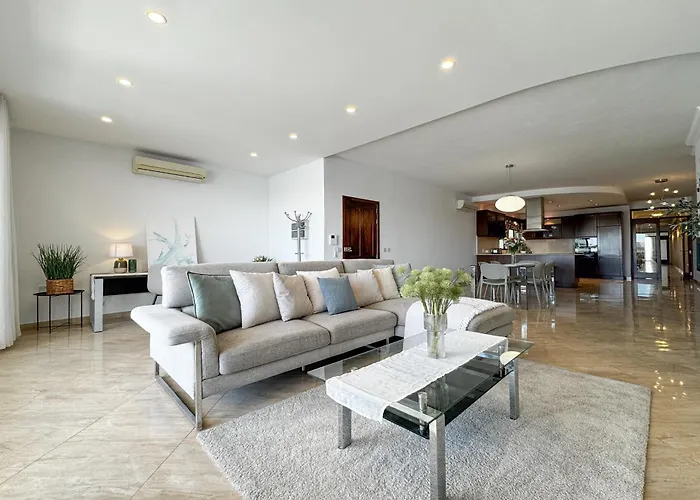 Seafront Terrace With A Breathtaking Valletta View Διαμέρισμα