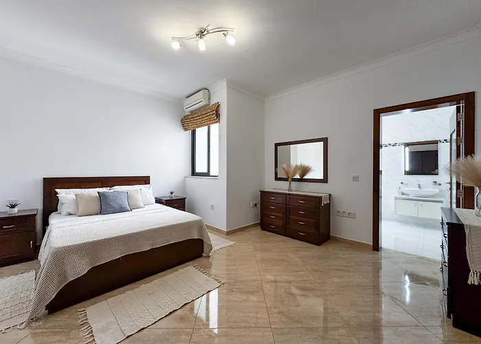 Διαμέρισμα Seafront Terrace With A Breathtaking Valletta View