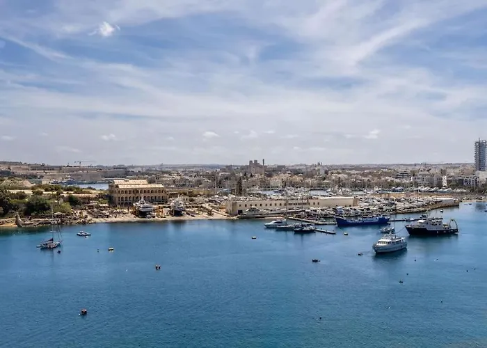 Seafront Terrace With A Breathtaking Valletta View