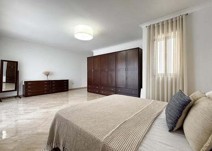 Seafront Terrace With A Breathtaking Valletta View Διαμέρισμα Σλιέμα