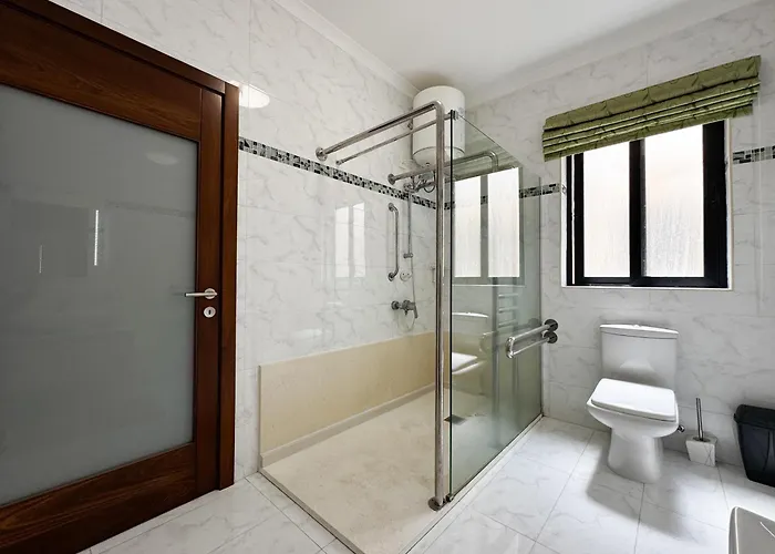 Seafront Terrace With A Breathtaking Valletta View * Σλιέμα