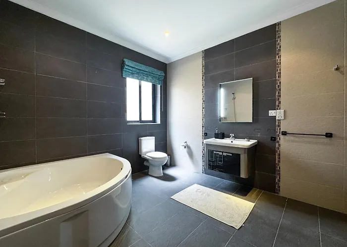 Seafront Terrace With A Breathtaking Valletta View Διαμέρισμα