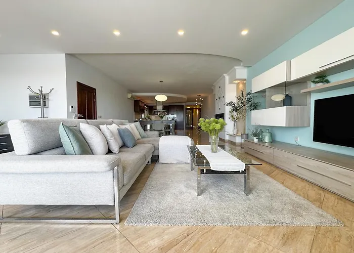 Seafront Terrace With A Breathtaking Valletta View *