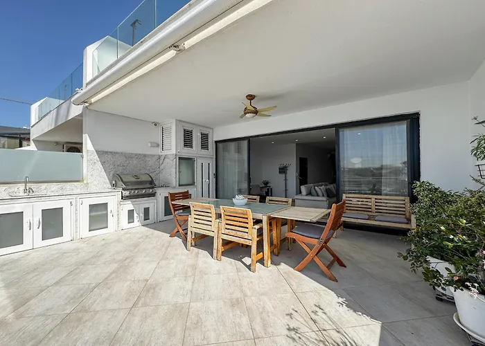 Seafront Terrace With A Breathtaking Valletta View *
