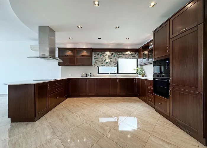 Seafront Terrace With A Breathtaking Valletta View Διαμέρισμα