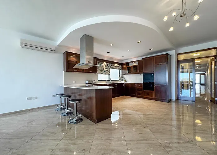 Seafront Terrace With A Breathtaking Valletta View Διαμέρισμα Σλιέμα