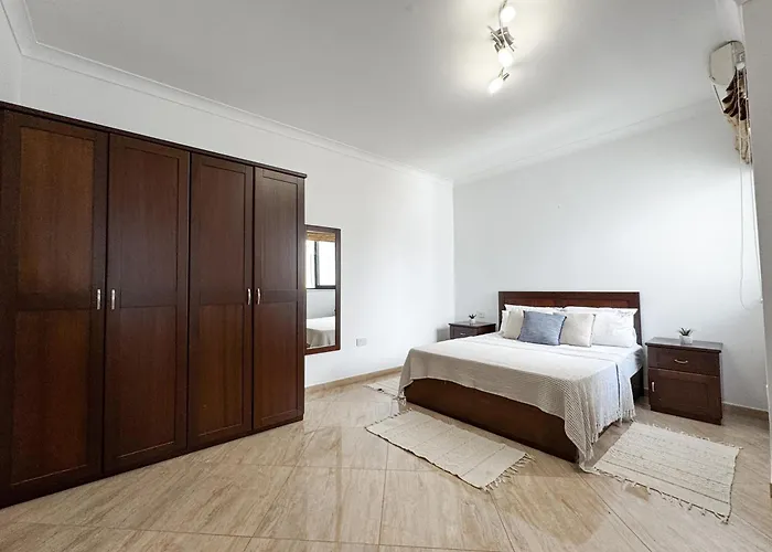 Seafront Terrace With A Breathtaking Valletta View Διαμέρισμα Σλιέμα