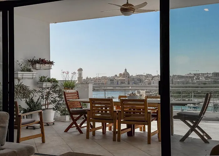 Διαμέρισμα Seafront Terrace With A Breathtaking Valletta View *